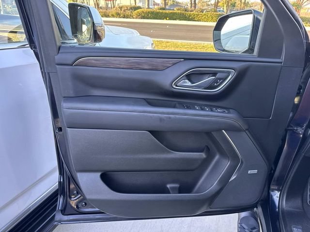 Used 2022 Chevrolet Tahoe Z71 w/ Luxury Package AWD/4WD image 27
