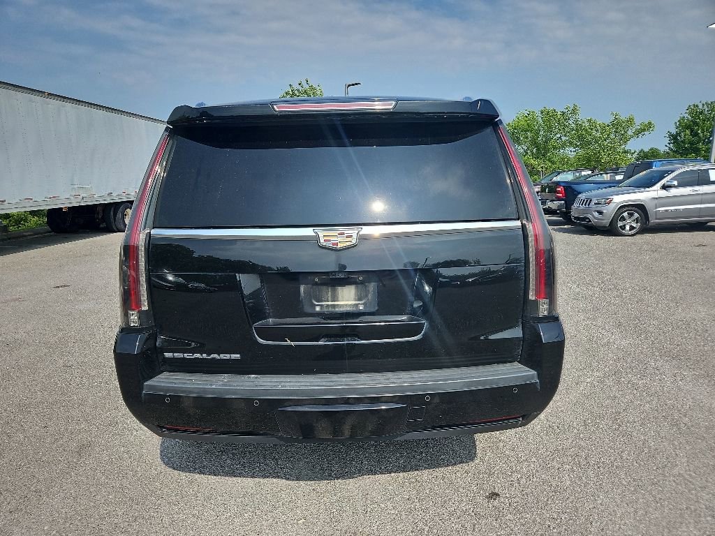 Used 2017 Cadillac Escalade Platinum AWD/4WD image 6