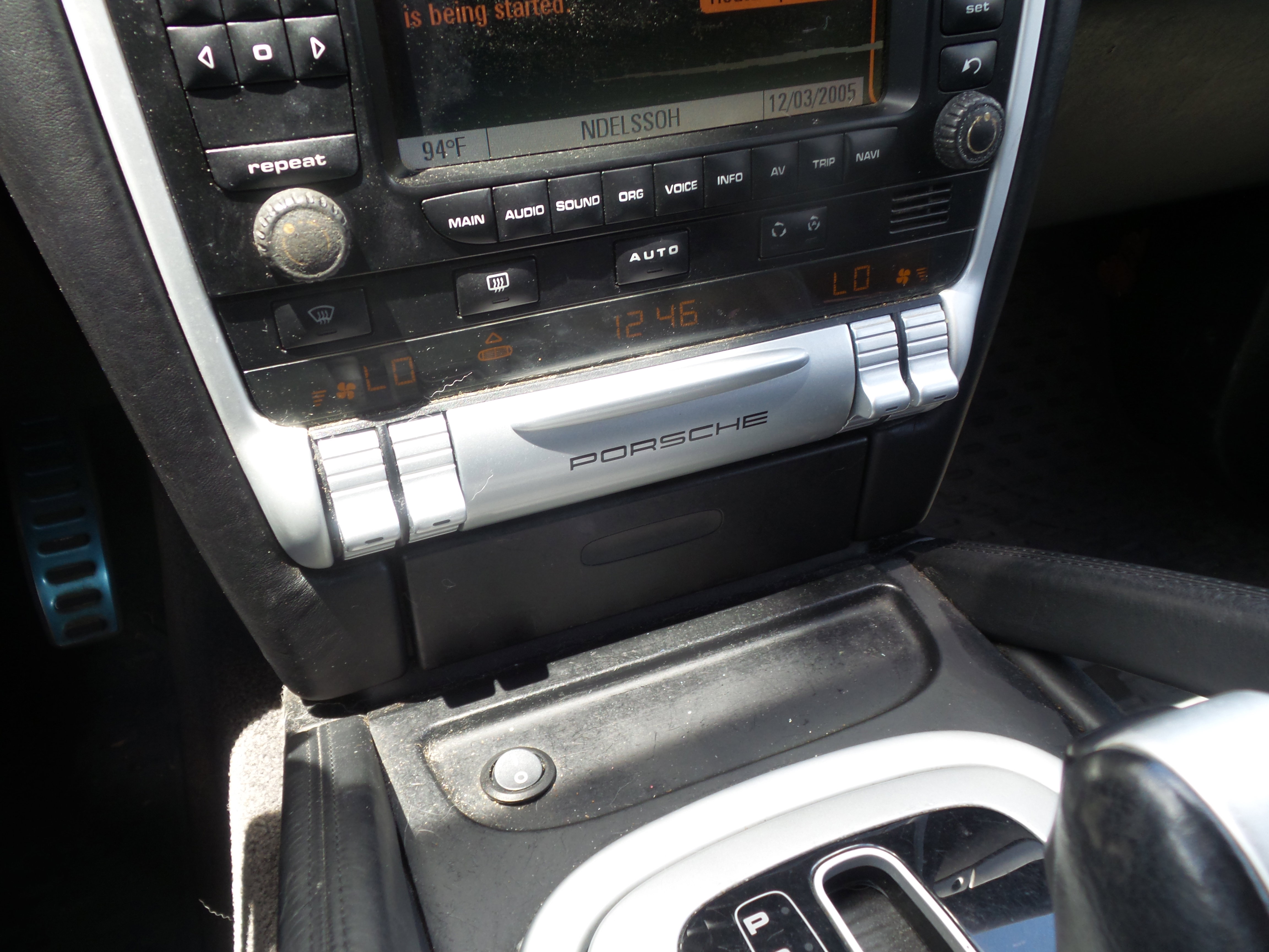 Used 2004 Porsche Cayenne Turbo image 39