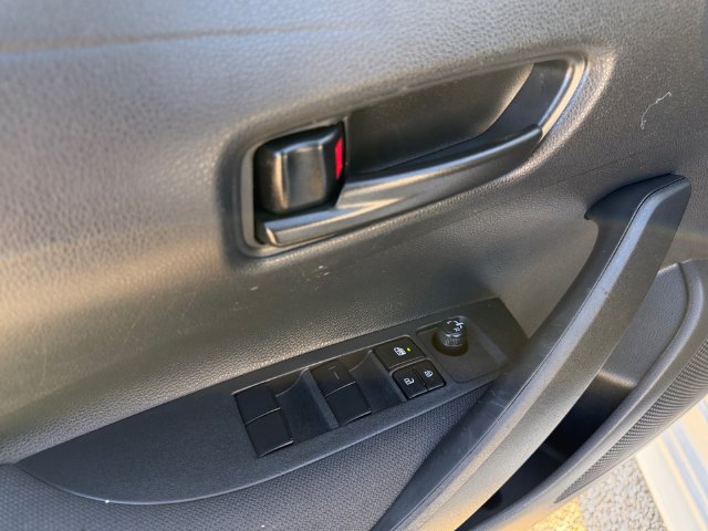 Used 2026 Toyota Corolla LE FWD image 17