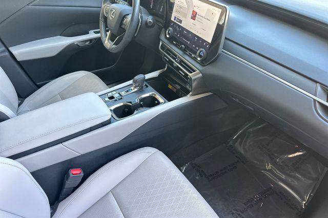 Used 2023 Lexus RX 350 w/ Accessory Package (Z1) AWD/4WD image 16
