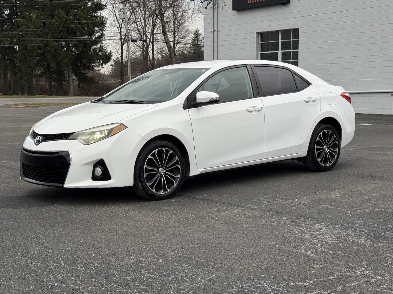Used 2014 Toyota Corolla S image 2