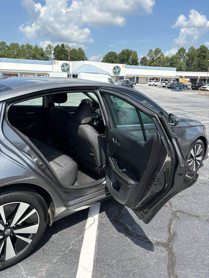 Used 2022 Nissan Altima 2.5 SV w/ SV Premium Package FWD image 14