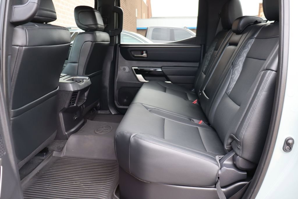 Used 2025 Toyota Tundra Limited AWD/4WD image 37
