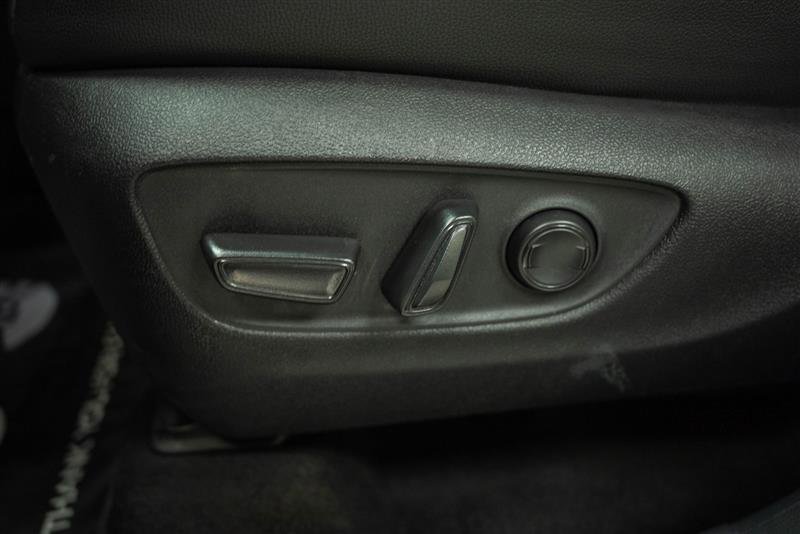 Used 2025 Toyota Grand Highlander AWD image 12