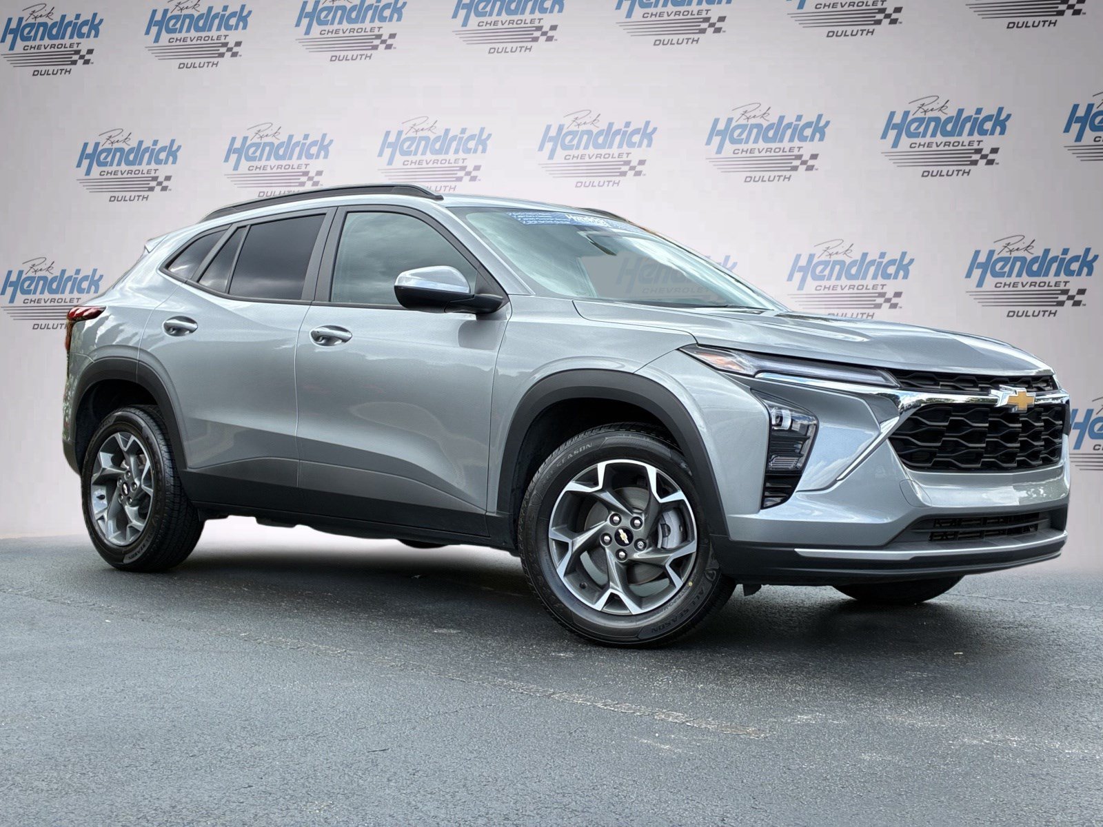 Used 2025 Chevrolet Trax LT w/ Driver Confidence Package FWD image 2