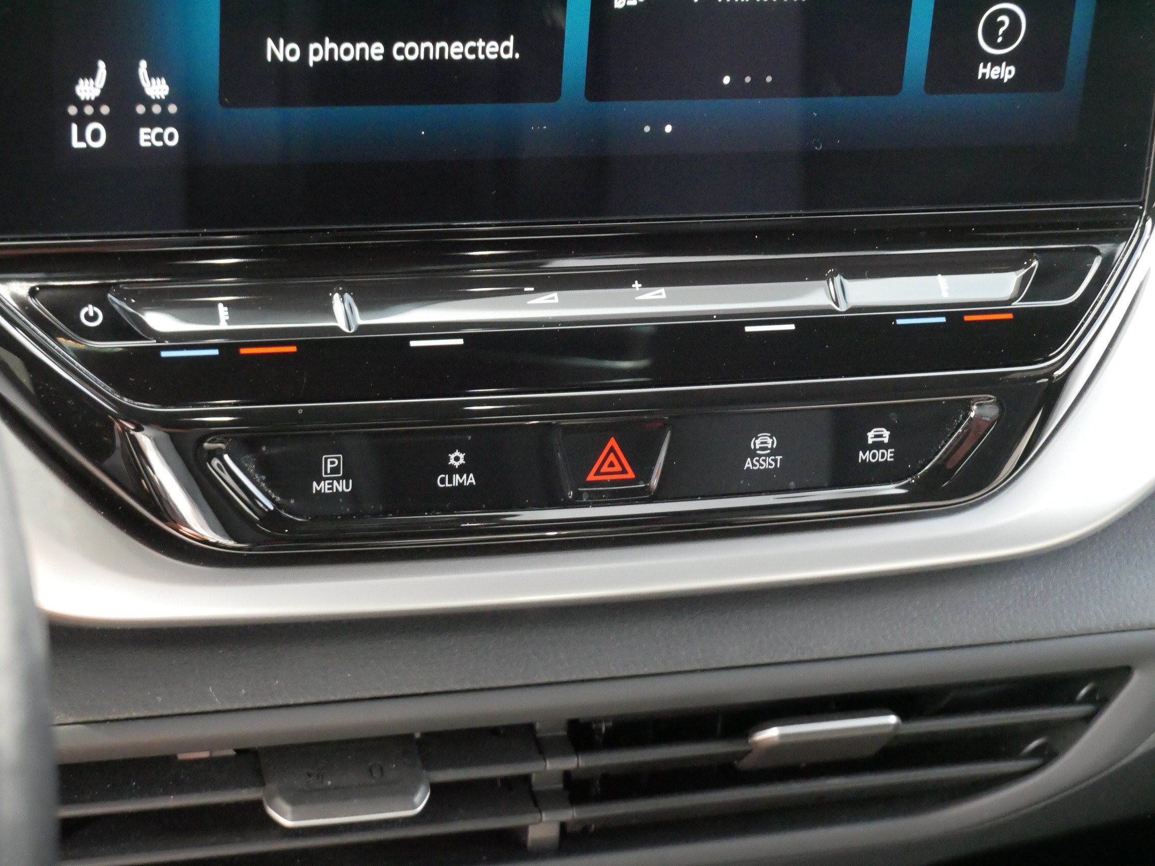 Certified 2022 Volkswagen ID.4 Pro AWD/4WD image 23