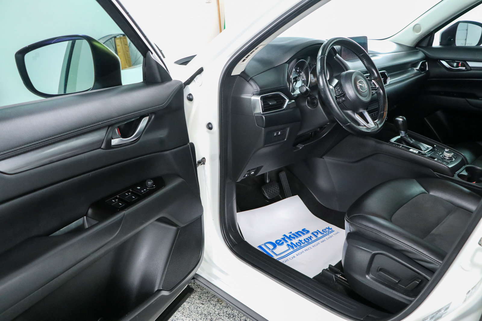 Used 2020 MAZDA CX-5 Touring FWD image 3