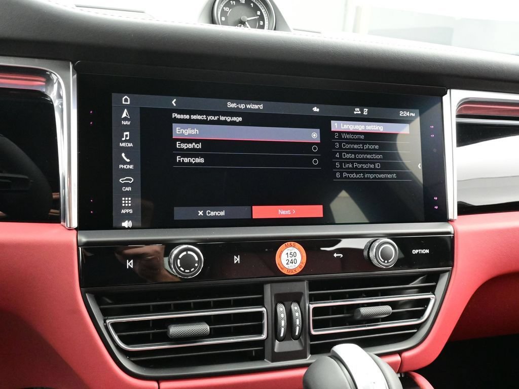 Certified 2026 Porsche Macan AWD/4WD image 10