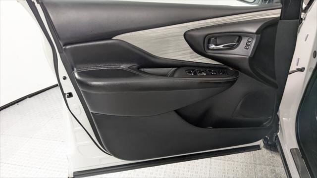 Used 2018 Nissan Murano SL w/ Midnight Edition Package image 13