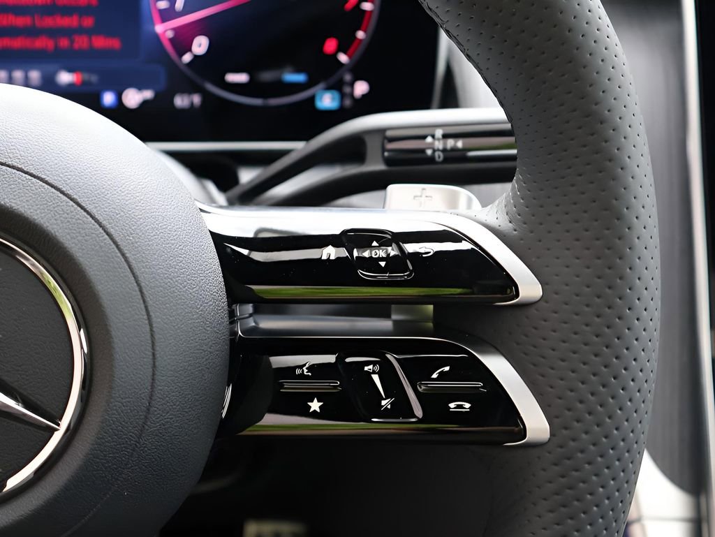 Certified 2025 Mercedes-Benz GLC 300 4MATIC image 34