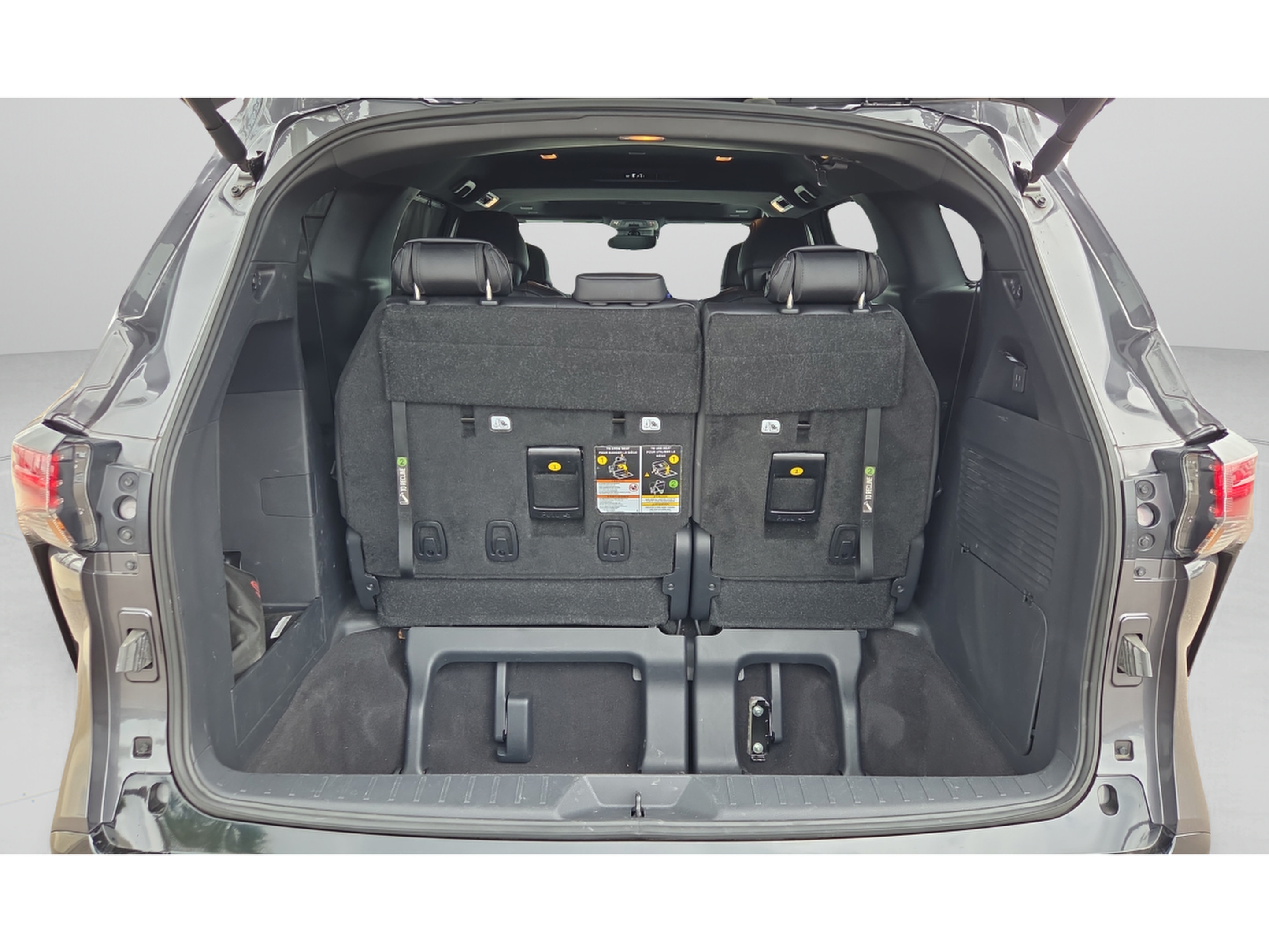 Certified 2025 Toyota Sienna Platinum AWD/4WD image 9