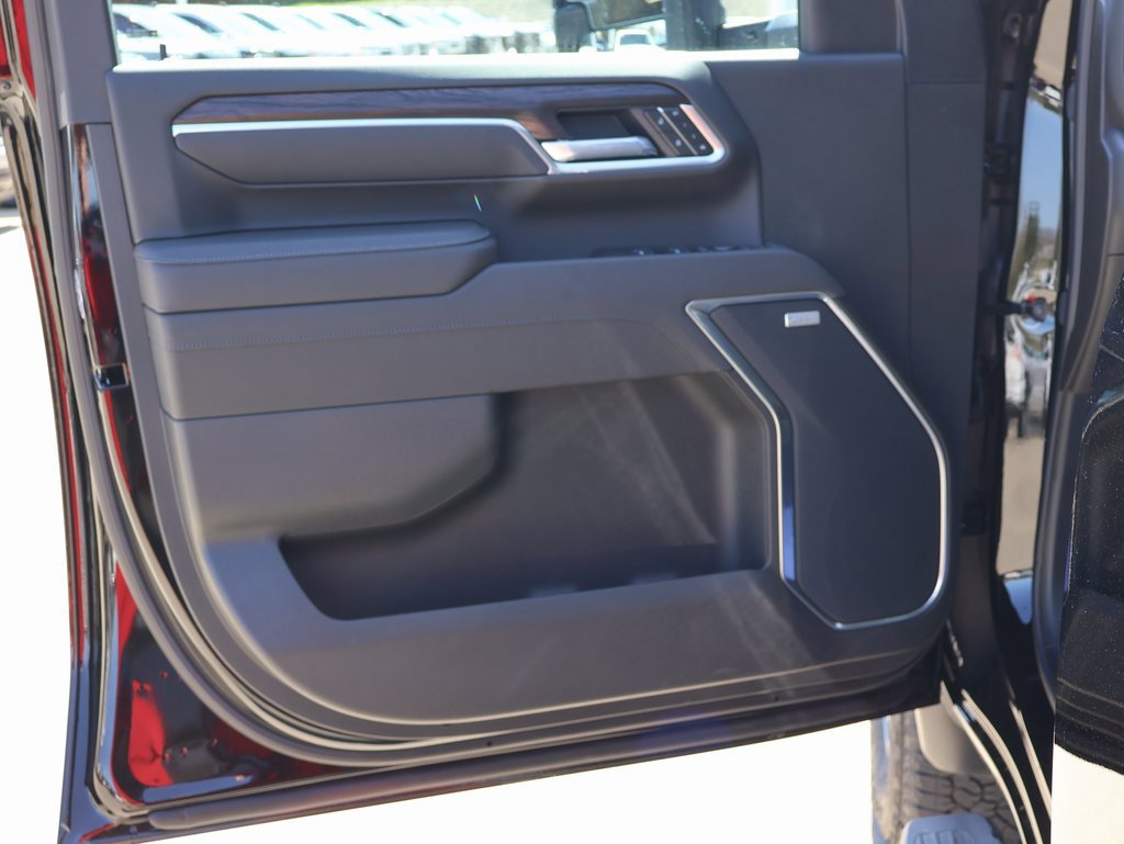 New 2025 GMC Sierra 2500 SLT w/ SLT Premium Package image 12