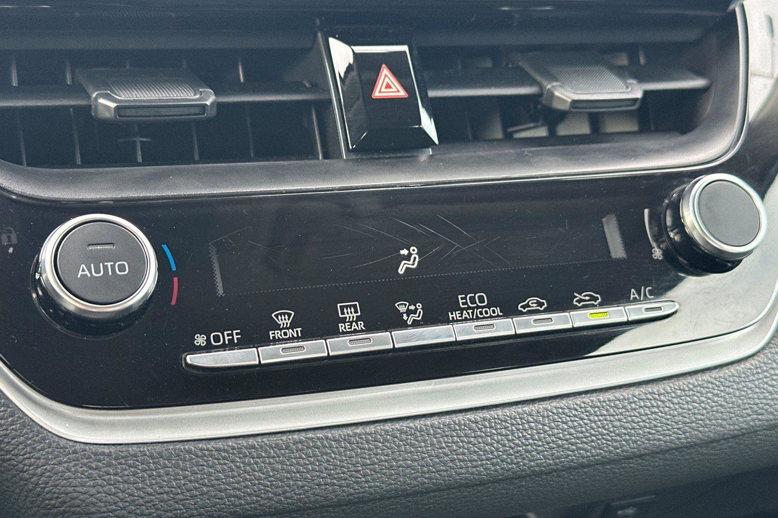 Used 2025 Toyota Corolla LE image 18