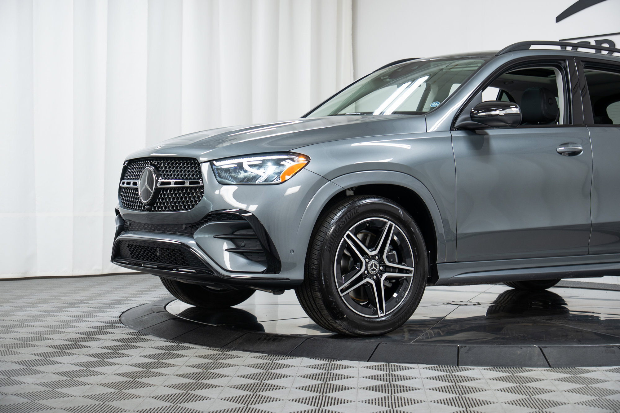 Certified 2026 Mercedes-Benz GLE 450e 4MATIC image 25