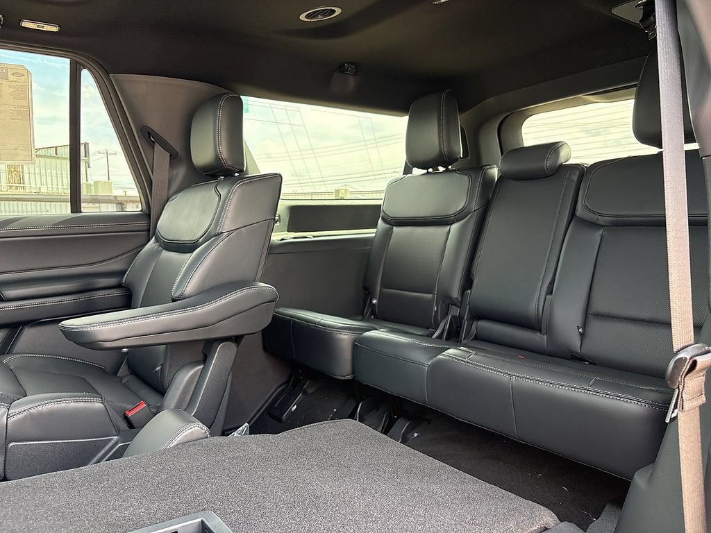 New 2026 Ford Expedition Max Platinum w/ Stealth Appearance Package AWD/4WD image 16