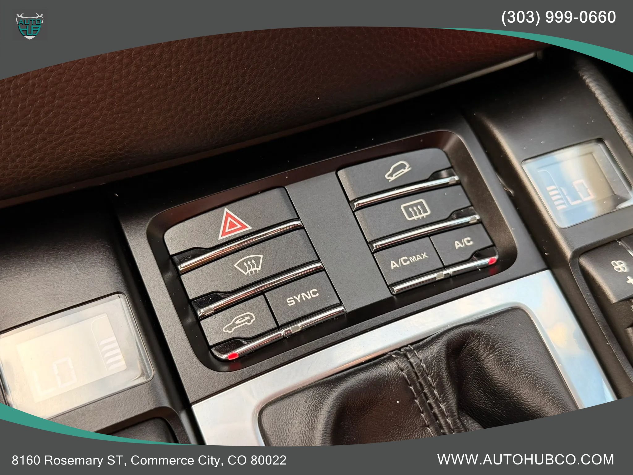Used 2018 Porsche Macan Turbo w/ Premium Package Plus AWD/4WD image 28