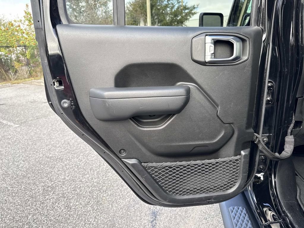 Used 2022 Jeep Gladiator Sport image 17