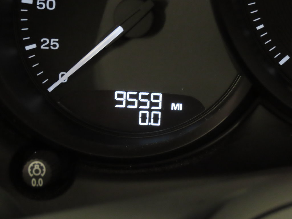 Certified 2025 Porsche Macan AWD/4WD image 18