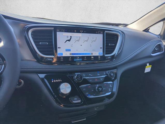 New 2026 Chrysler Pacifica Select image 9