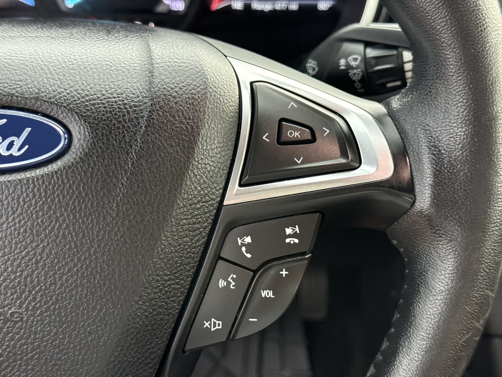 Used 2020 Ford Fusion Energi Titanium FWD image 33