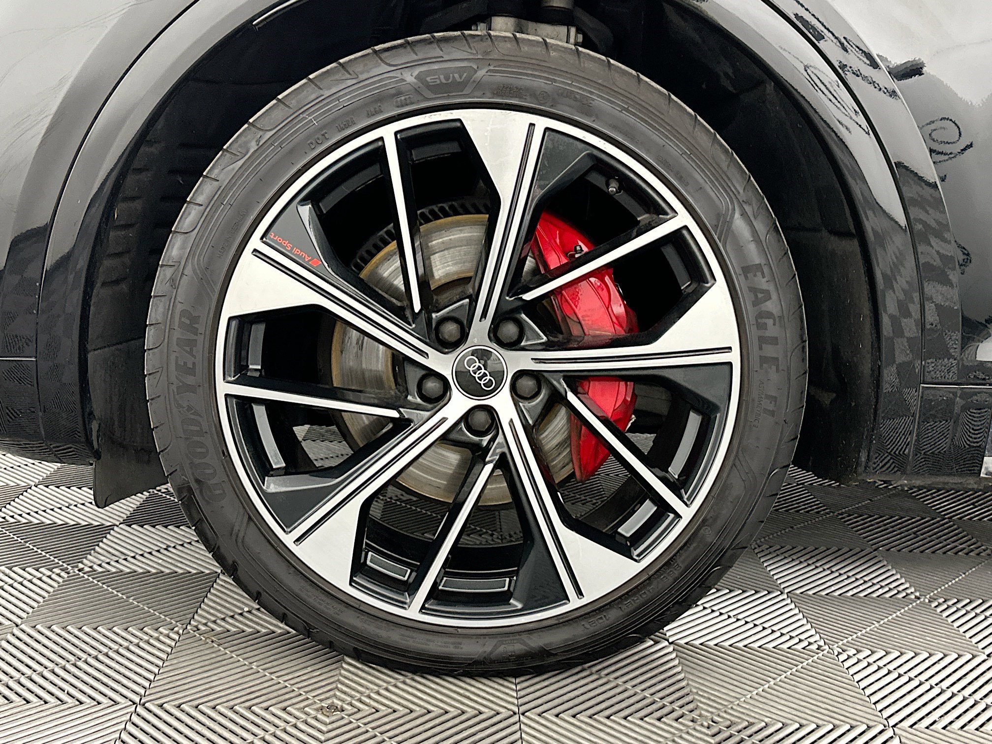 Used 2023 Audi SQ5 Premium Plus w/ Premium Plus Package image 34