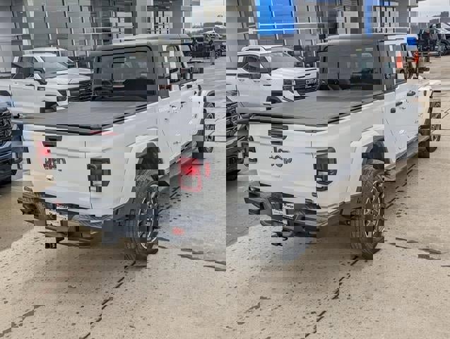 Used 2022 Jeep Gladiator Overland w/ Cold Weather Group image 7