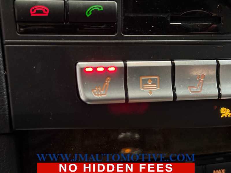 Used 2014 Mercedes-Benz E 350 4MATIC Sedan image 36