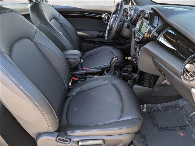 Used 2021 MINI Cooper 2-Door Hardtop w/ Driver Assistance Package FWD image 20