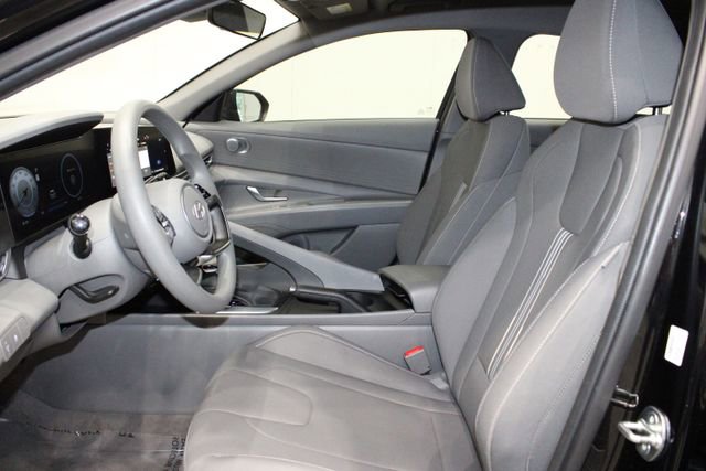 Used 2024 Hyundai Elantra SEL image 7