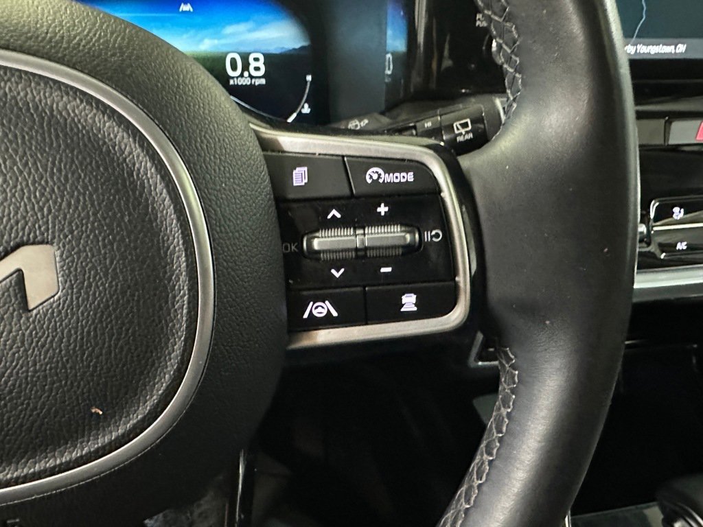 Used 2023 Kia Sorento SX image 9