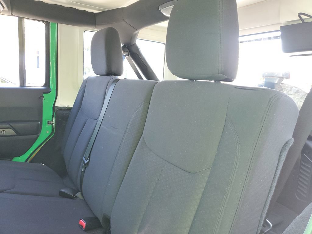 Used 2015 Jeep Wrangler Unlimited Sport w/ Connectivity Group AWD/4WD image 13