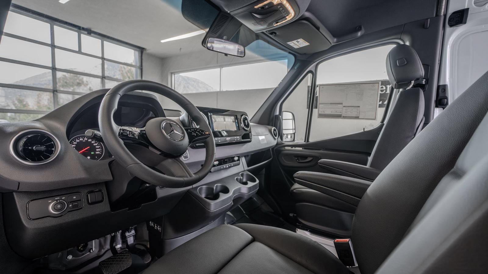Used 2025 Mercedes-Benz Sprinter 2500 image 6