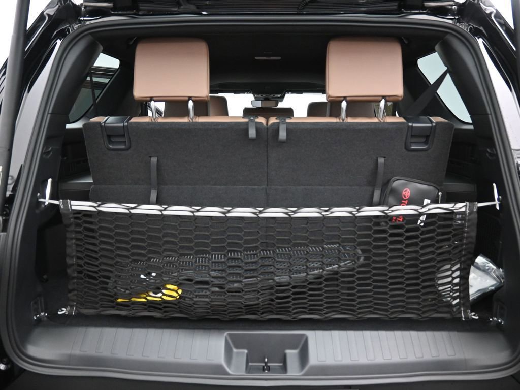 Certified 2025 Toyota 4Runner Limited AWD/4WD image 36