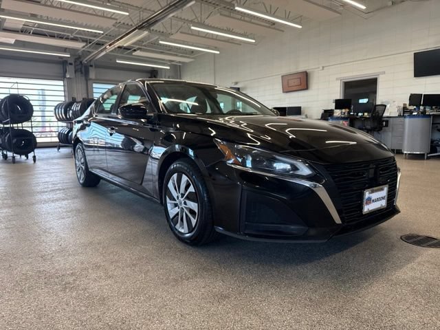 Used 2023 Nissan Altima 2.5 S FWD image 3