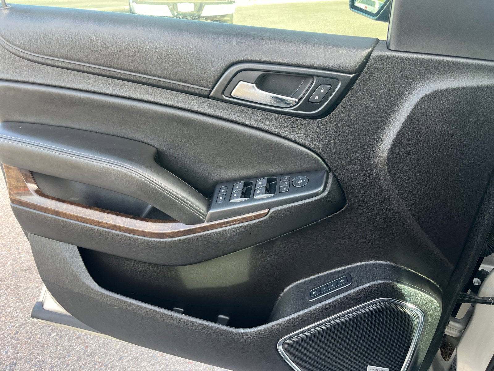 Used 2015 Chevrolet Tahoe LT w/ Luxury Package image 13