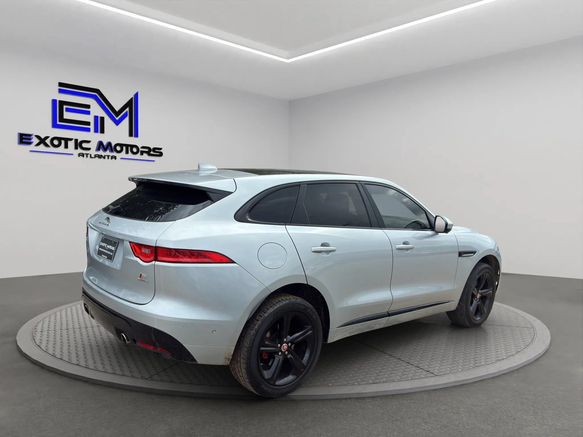 Used 2018 Jaguar F-PACE S AWD/4WD image 5