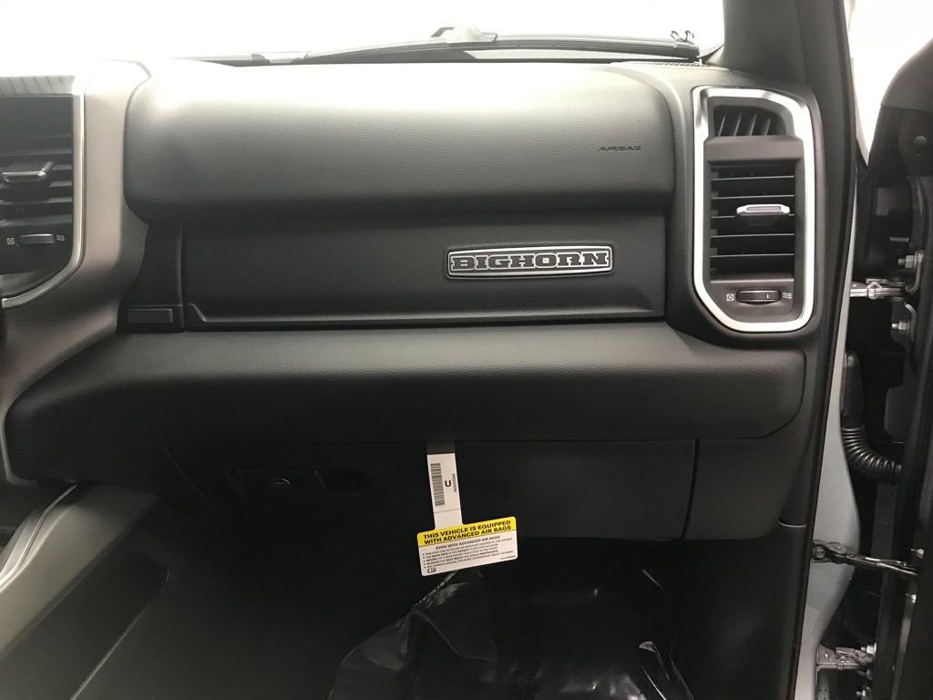 New 2026 RAM 1500 4x4 Crew Cab image 38