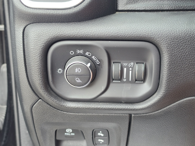 Used 2022 RAM 1500 Laramie w/ Sport Appearance Package AWD/4WD image 32