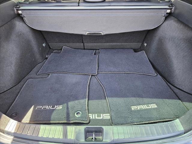 Used 2022 Toyota Prius Limited FWD image 6