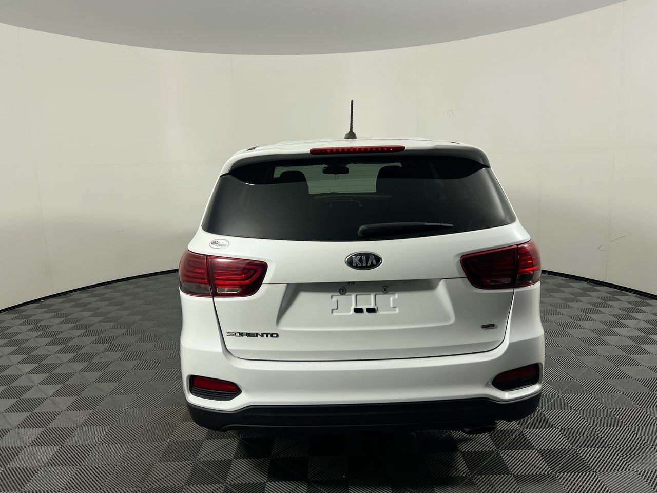 Used 2019 Kia Sorento FWD image 4