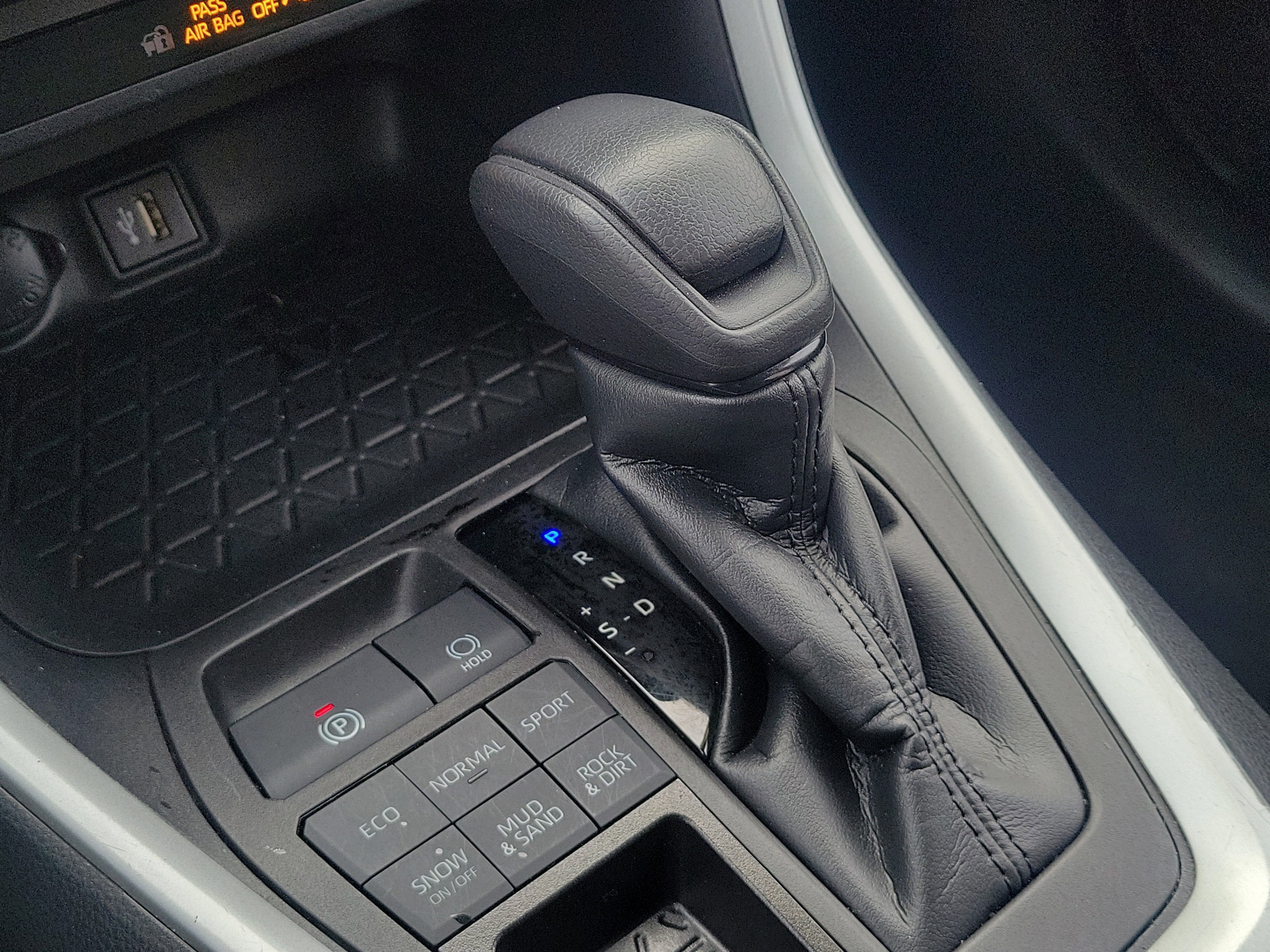 Used 2023 Toyota RAV4 XLE image 31