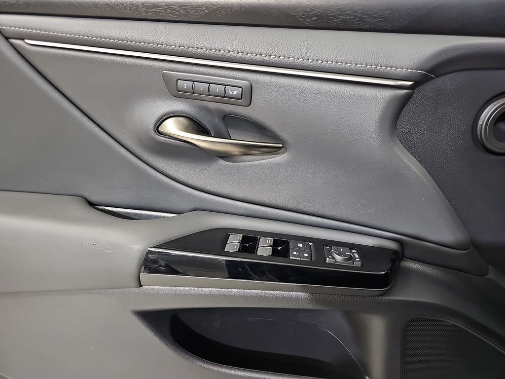 Certified 2025 Lexus ES 300h w/ Premium Package FWD image 26