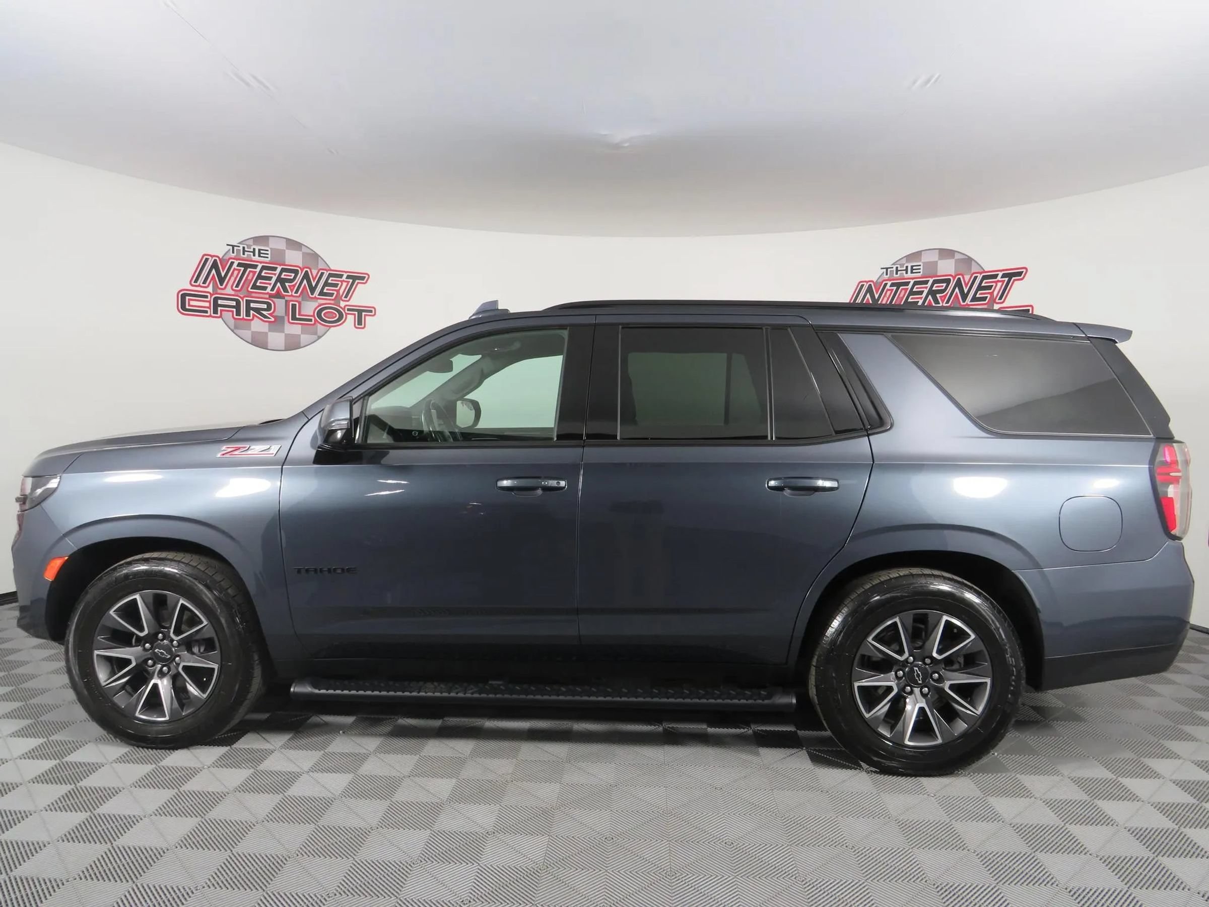 Used 2021 Chevrolet Tahoe Z71 w/ Z71 Off-Road Package AWD/4WD image 4