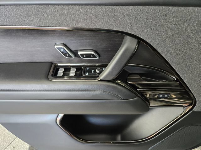 Used 2024 Land Rover Range Rover Sport SE AWD/4WD image 19