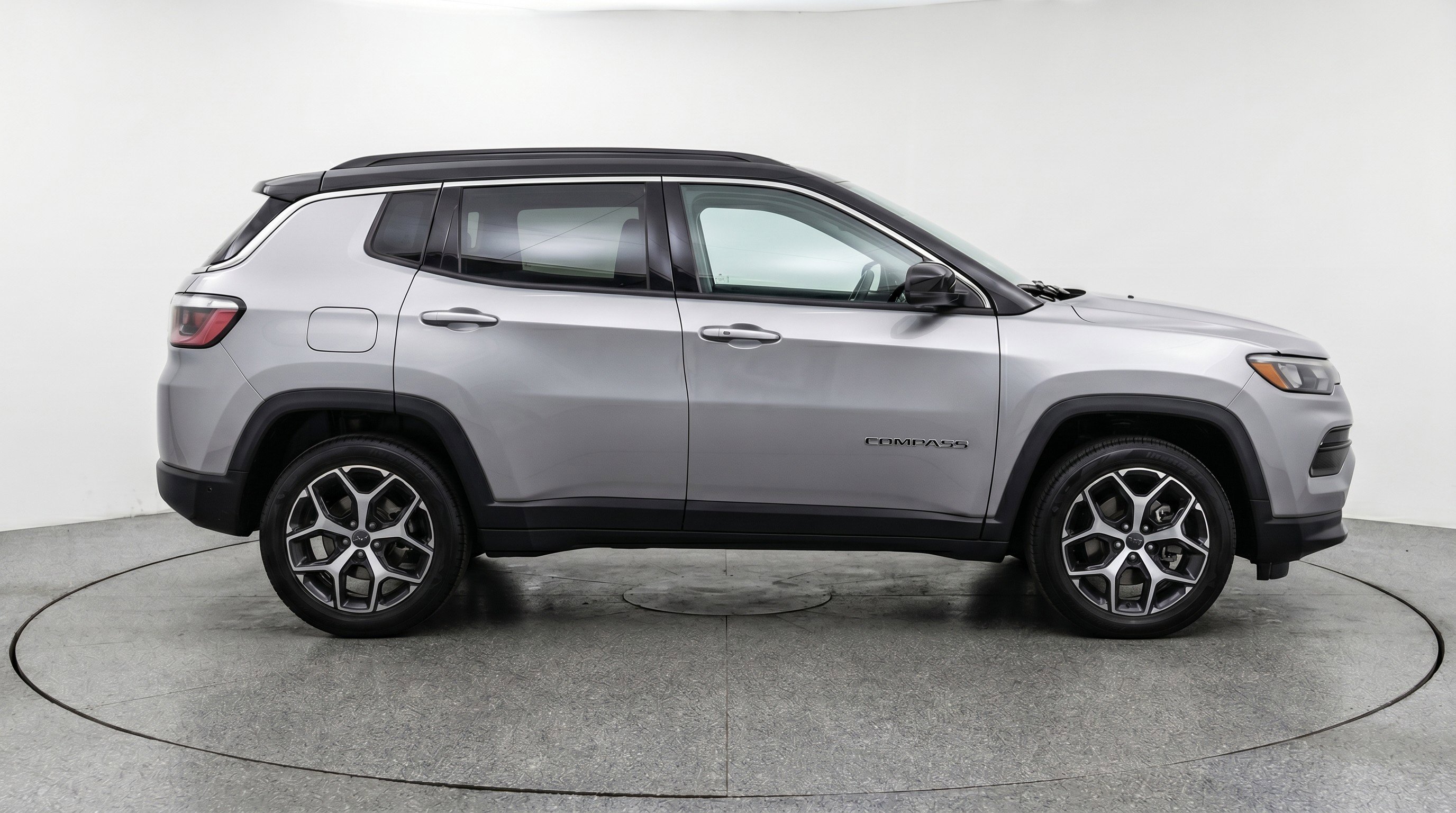 Used 2025 Jeep Compass Limited AWD/4WD image 11