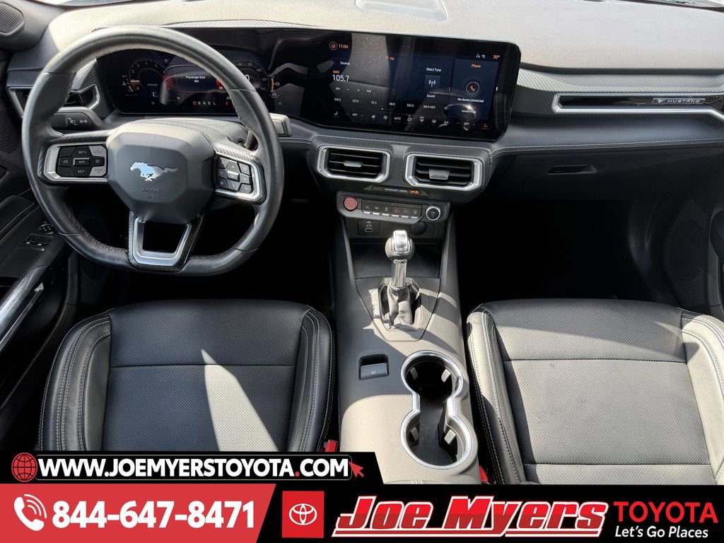 Used 2025 Ford Mustang Premium image 12