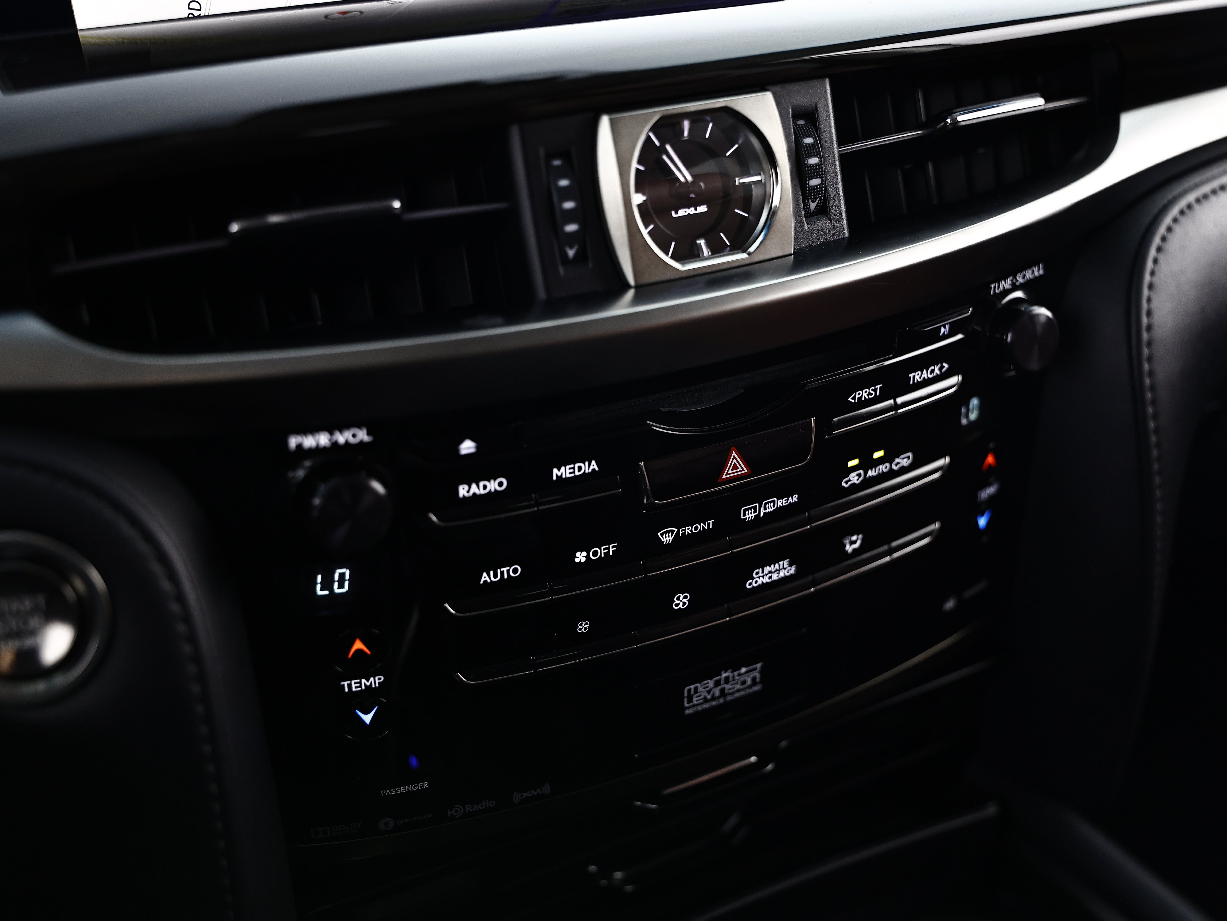Used 2019 Lexus LX 570 4WD w/ Luxury Package image 46