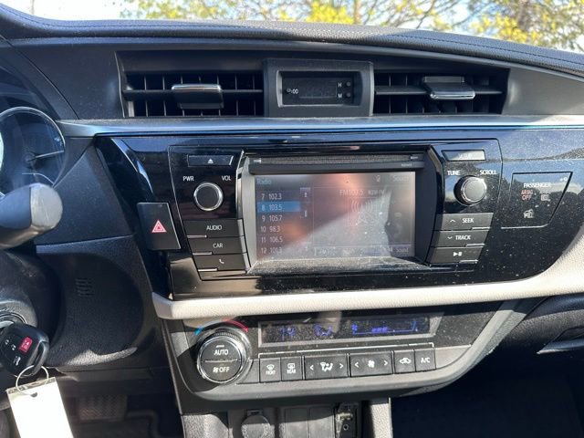 Used 2015 Toyota Corolla LE FWD image 14