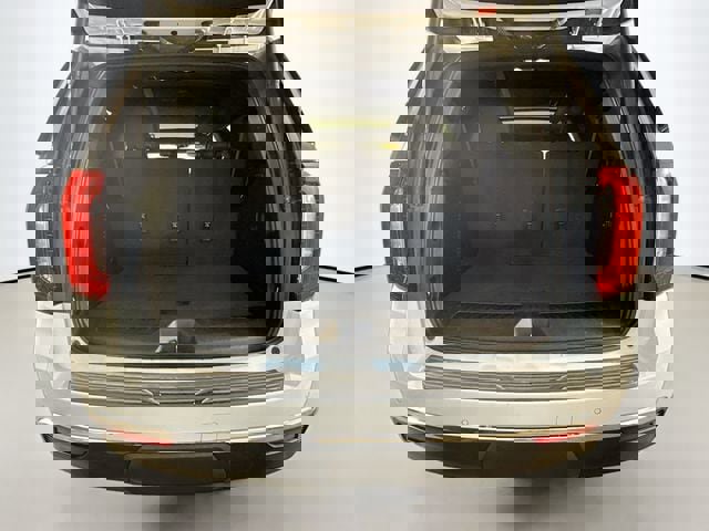 Used 2022 GMC Yukon XL SLT w/ SLT Premium Package image 31